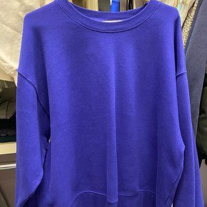 Aritzia TNA Cozy Fleece Boyfriend Crew Sweatshirt -- NEVER WORN